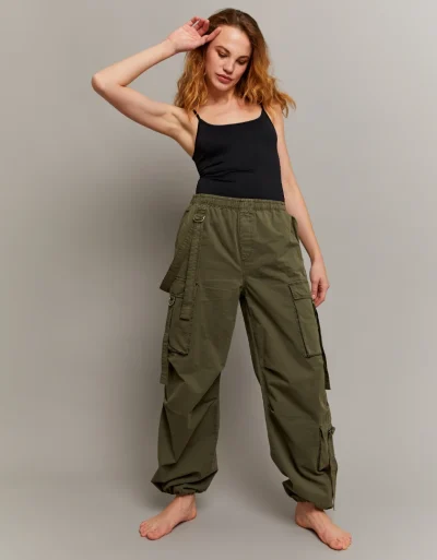 מכנסי Cargo Wide Leg בגזרה גבוהה